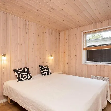 12 Person In Holiday home