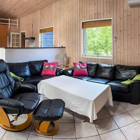 12 Person In Hébergement de vacances Hals